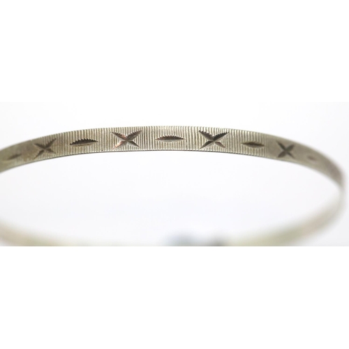 1224 - Vintage sterling silver diamond cut slave bangle, D: 6.4 cm, 3g. P&P Group 1 (£14+VAT for the first ... 