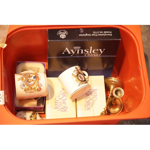 311 - Box mixed items including brass candlesticks. This lot is not available for in-house P&P.