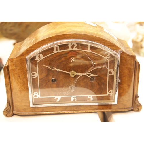 267 - Westminster chime oak cased mantel clock with key. This lot is not available for in-house P&P.