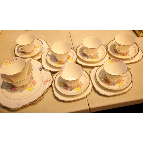 300 - Bell China 21 piece tea service. This lot is not available for in-house postage.