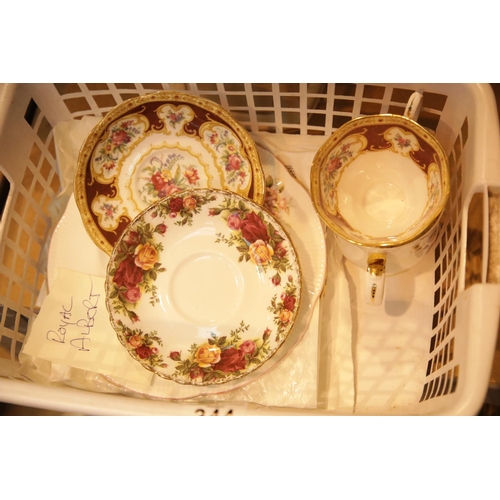 344 - Box of mixed ceramics including Old Country Roses. This lot is not available for in-house P&P.