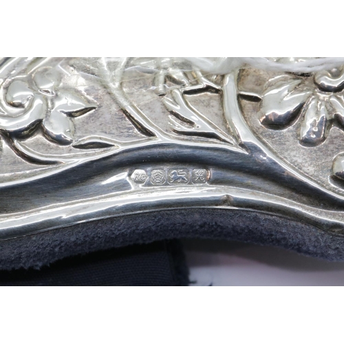 1383 - Silver photograph frame, hallmarked Carrs of Sheffield 1997, H: 20 cm, W: 14 cm. P&P Group 2 (£18+VA... 