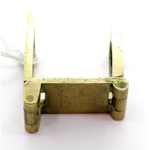 1382 - Antique folding brass pocket linen thread magnifier microscope. P&P Group 1 (£14+VAT for the first l... 