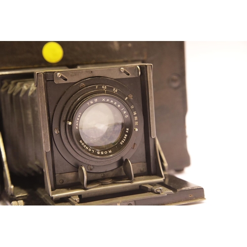 1536 - Graflex 3A autographic professional curtain shutter camera. Lens is UK Ross Xpress 7 1/4 F4.5 shutte... 