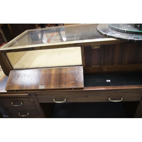 1609 - Brass bound Walnut counter top display case, lacking front glass 125 x 55 x 30 cm H. This lot is not... 