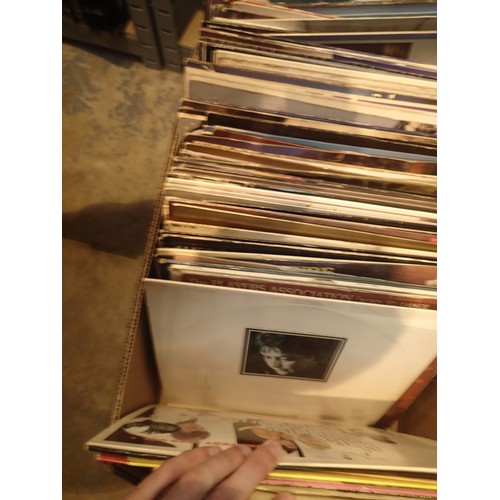 352 - Box of mixed 1970-80s LP records. This lot is not available for in-house P&P.