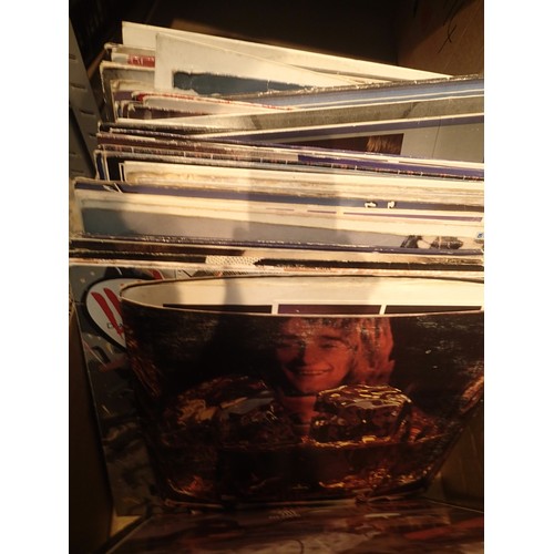 352 - Box of mixed 1970-80s LP records. This lot is not available for in-house P&P.