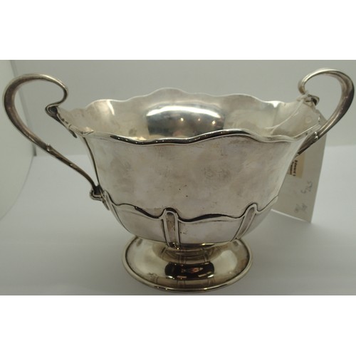 1390C - Hallmarked silver twin handled presentation bowl, assay Sheffield 1908, 592g. P&P Group 2 (£18+VAT f... 