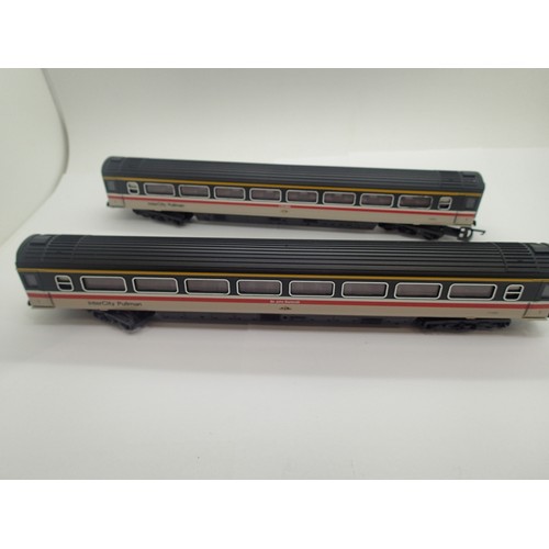 892 - 4x Lima OO Gauge Intercity PULLMAN Livery Coaches - All Boxed. P&P Group 2 (£18+VAT for the first lo... 