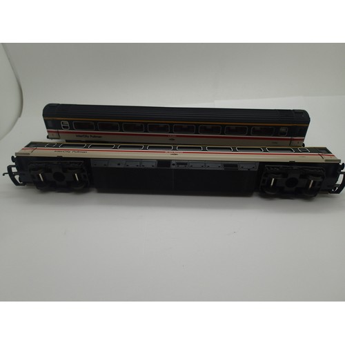 892 - 4x Lima OO Gauge Intercity PULLMAN Livery Coaches - All Boxed. P&P Group 2 (£18+VAT for the first lo... 