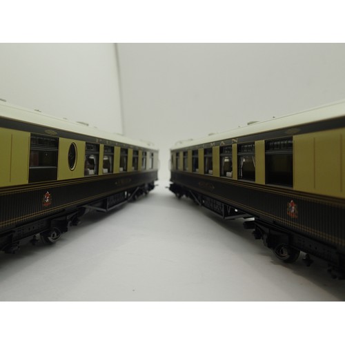 917 - 2x Hornby Pullman Coaches with Lights - To Include: R4421 Octavia, R4423 Aurelia - Both Boxed. P&P G... 