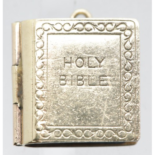 1615 - 1970s vintage 9ct gold Bible charm which opens. P&P Group 1 (£14+VAT for the first lot and £1+VAT fo... 
