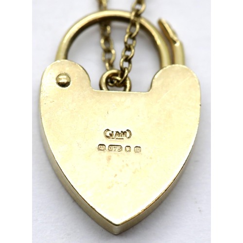 1617 - 9ct gold gate bracelet with padlock clasp and safety chain. P&P Group 1 (£14+VAT for the first lot a... 