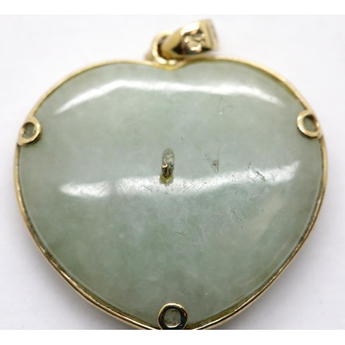 1632 - Ladies 9ct gold Jade heart shaped pendant. P&P Group 1 (£14+VAT for the first lot and £1+VAT for sub... 