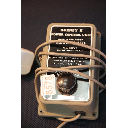 127 - Hornby 11 power control unit. P&P Group 2 (£18+VAT for the first lot and £2+VAT for subsequent lots)... 