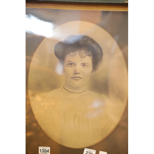 226 - Large antique framed and glazed print of a lady. This lot is not available for in-house P&P