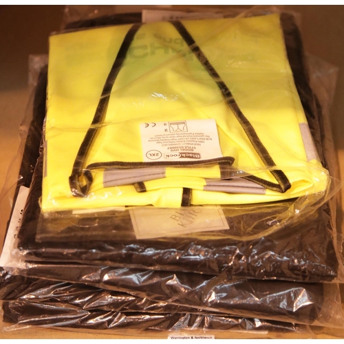 230 - New old stock four pairs of black workwear shorts size 40. P&P Group 2 (£18+VAT for the first lot an... 