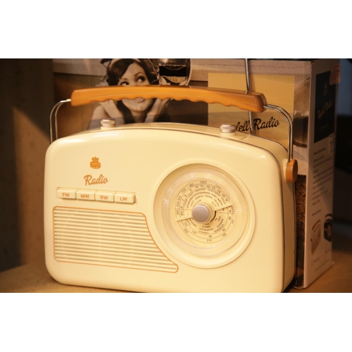 117 - Boxed cream GPO Rydell four band radio (FM/MW/SW/LW), mains and battery powered. P&P Group 2 (£18+VA... 