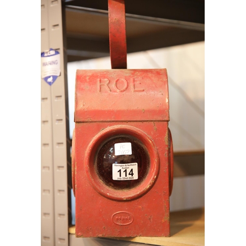 114 - Vintage ROE roadworks lamp. P&P Group 2 (£18+VAT for the first lot and £2+VAT for subsequent lots)