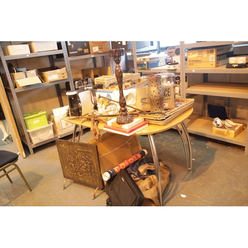 158 - Large quantity of mixed items on behalf of Age UK Cheshire. This lot is not available for in-house P... 