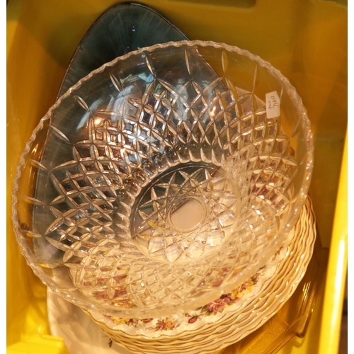 267 - Collection of mixed glass and ceramics. This lot is not available for in-house P&P.