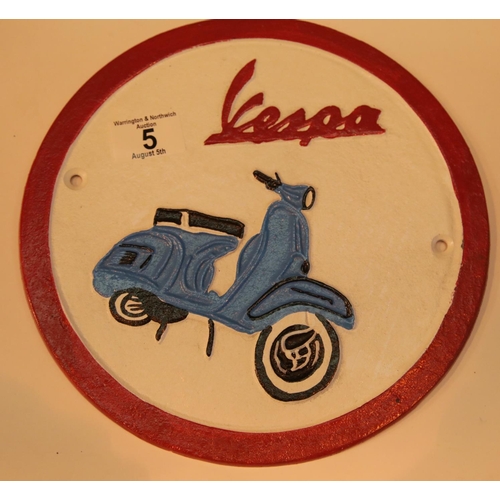 5 - Cast iron circular Vespa sign, D: 25 cm. P&P Group 2 (£18+VAT for the first lot and £2+VAT for subse... 
