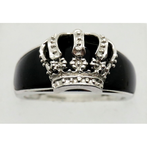 1148 - 9ct enamelled white gold ring surmounted with a coronet, size P, 4.5g. P&P Group 1 (£14+VAT for the ... 