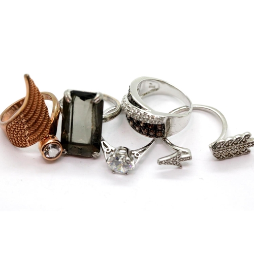 1176 - Five silver rings, mainly stone set, varying sizes. P&P Group 1 (£14+VAT for the first lot and £1+VA... 