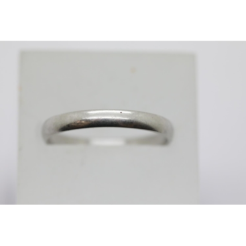 1300 - 950 platinum wedding set with approx 0.5 ct diamond. Size P. 7.6g.  P&P Group 1 (£14+VAT for the fir... 