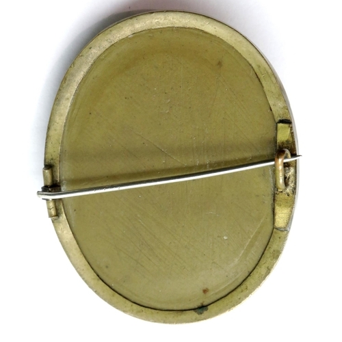 1148 - Antique Victorian high relief carved lava cameo brooch. P&P Group 1 (£14+VAT for the first lot and £... 