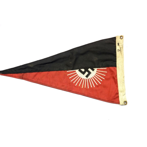 3016 - German Third Reich type Deutsches Youth pennant, L: 30 cm. P&P Group 1 (£14+VAT for the first lot an... 