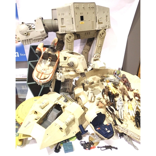 2316 - Selection of Star Wars related playworn vehicles and a quantity of figurines (14x) with spare parts ... 