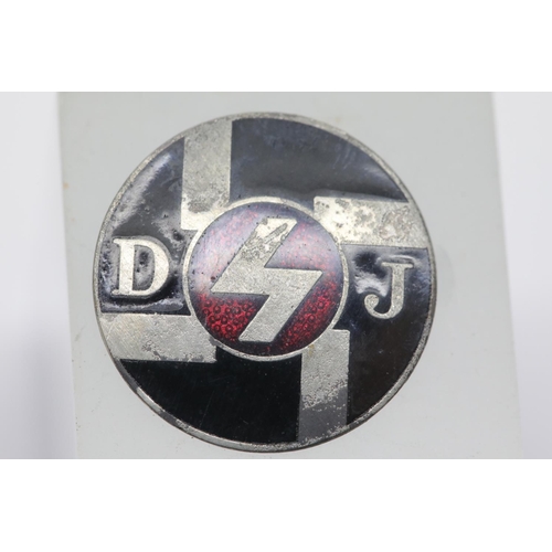 3338 - German Third Reich type Deutsches Youth enamelled badge marked RZ Ges Gesch verso. P&P Group 1 (£14+... 