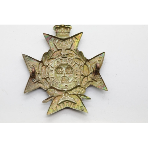 3349 - British Victorian type cap badge. P&P Group 1 (£14+VAT for the first lot and £1+VAT for subsequent l... 