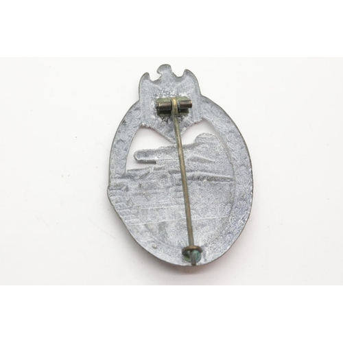 3302 - German WWII type Armoured Division Panzer pressed metal badge. P&P Group 1 (£14+VAT for the first lo... 