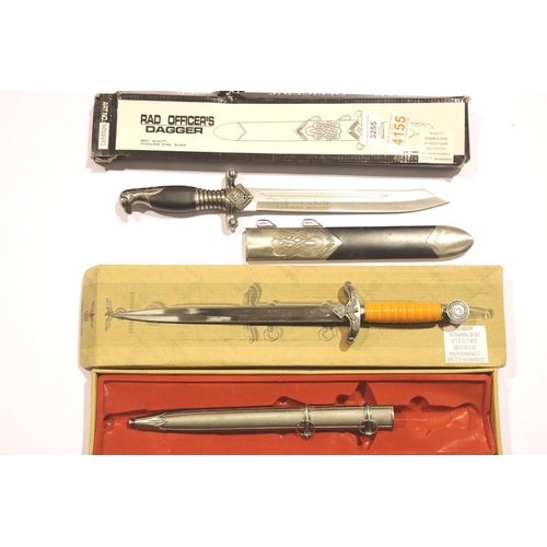 3255 - Two boxed German WWII type officer's ceremonial daggers. P&P Group 2 (£18+VAT for the first lot and ... 