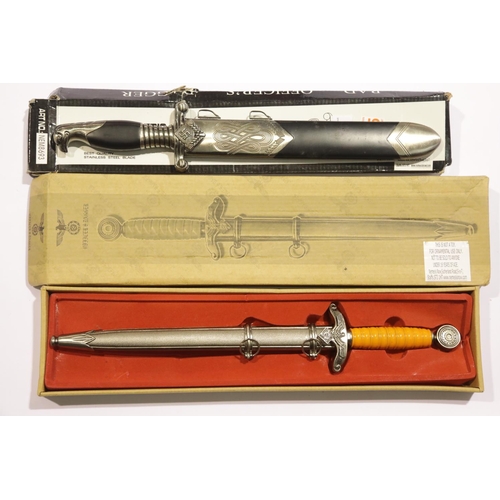 3255 - Two boxed German WWII type officer's ceremonial daggers. P&P Group 2 (£18+VAT for the first lot and ... 