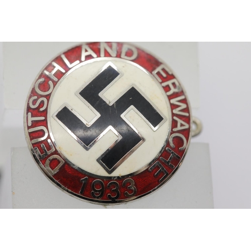 3345 - German Third Reich type enamelled party badge marked RZ verso. P&P Group 1 (£14+VAT for the first lo... 