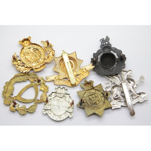 3422 - Collection of British army badges. P&P Group 1 (£14+VAT for the first lot and £1+VAT for subsequent ... 