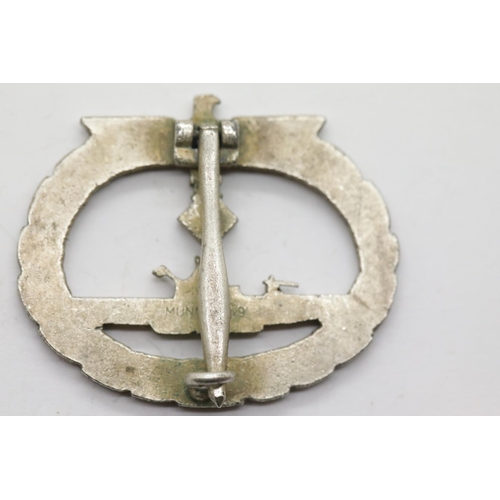 3315 - German WWII type 1939 silver U-Boat War badge, marked Munchen 39 verso. P&P Group 1 (£14+VAT for the... 