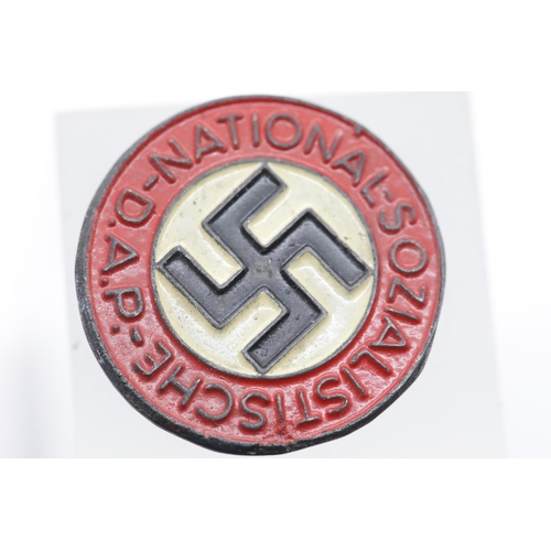 3323 - German Third Reich type enamelled party buttonhole badge. P&P Group 1 (£14+VAT for the first lot and... 