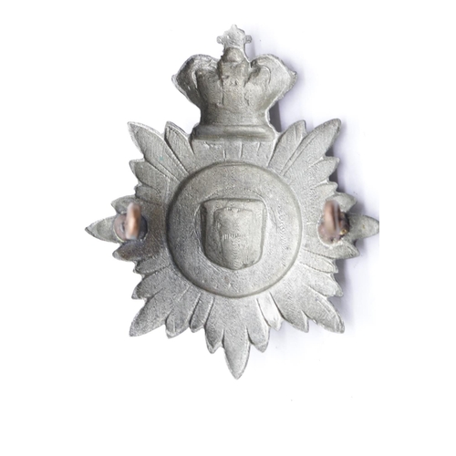 3352 - British Glengarry badge for 2nd Hampshire Rifle Volunteers Regiment. P&P Group 1 (£14+VAT for the fi... 