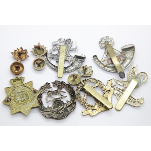 3424 - Collection of British army badges. P&P Group 1 (£14+VAT for the first lot and £1+VAT for subsequent ... 