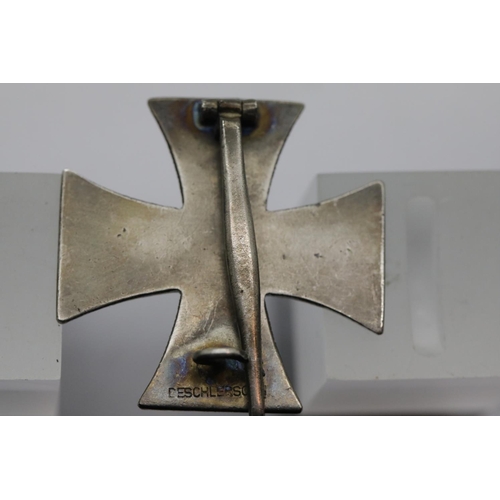 3441 - German Imperial WWI type Iron Cross 1st Class, stamped Deschlussohn verso. P&P Group 1 (£14+VAT for ... 