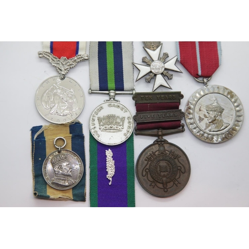 3480 - Seven various worldwide civilian and services medals. P&P Group 1 (£14+VAT for the first lot and £1+... 