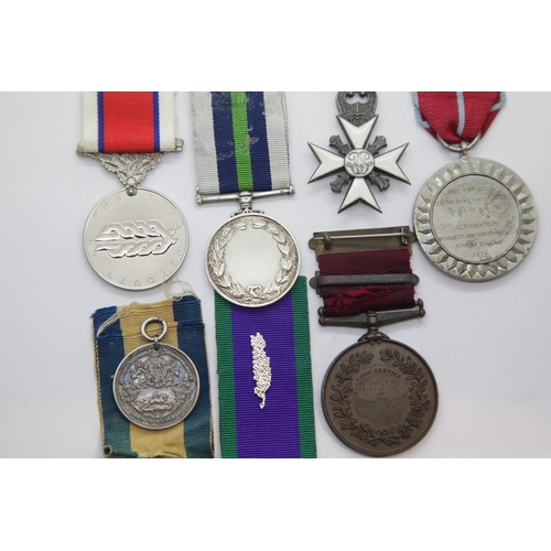 3480 - Seven various worldwide civilian and services medals. P&P Group 1 (£14+VAT for the first lot and £1+... 