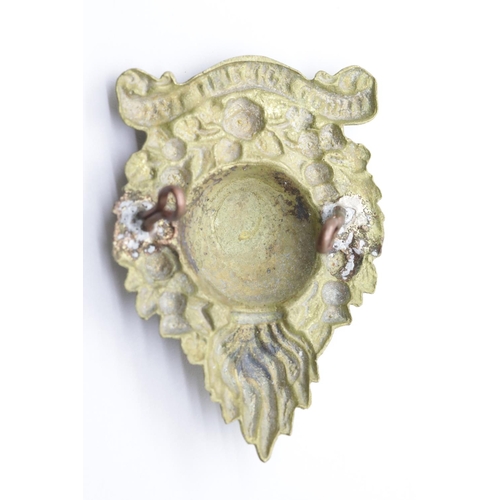 3378 - Irish Glengarry badge for Royal Limerick County Regiment. P&P Group 1 (£14+VAT for the first lot and... 