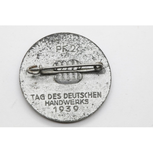 3409 - German Third Reich 'tinnie' day badge. P&P Group 1 (£14+VAT for the first lot and £1+VAT for subsequ... 