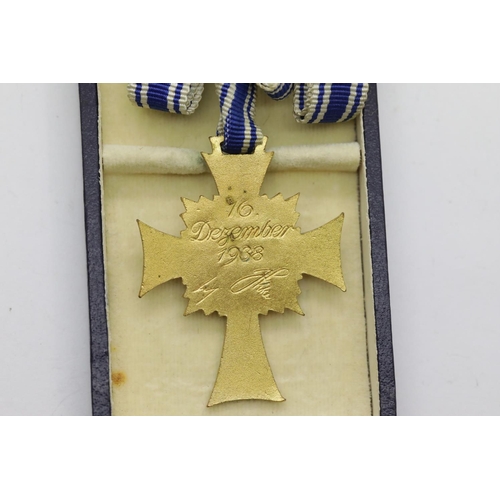 3463 - German Third Reich type enamelled Mother's Cross in gold, with ribbon, boxed, maker CF Zimmermann. P... 