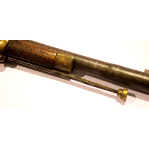 3211 - Late 18th - early 19th century black powder musket, L: 150 cm, no visible proof marks. Not available... 